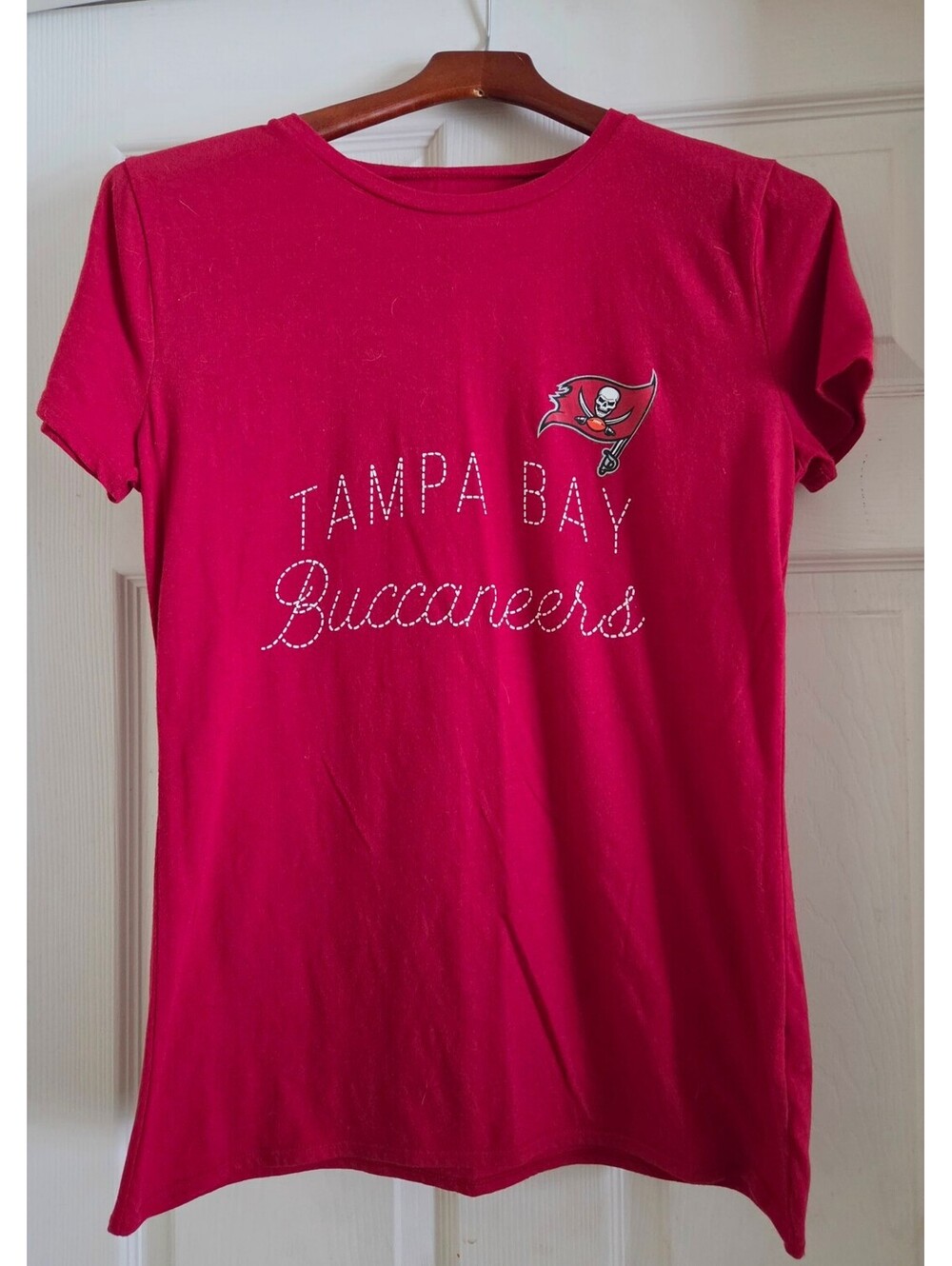 Tampa Bay Buccaneers Women's Red T-Shirt Size S